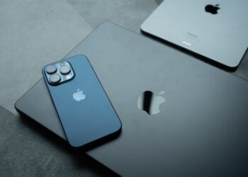 Apple MacBook Pro iPad Pro
