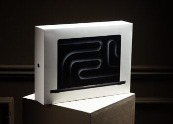 M6 MacBook Pro Apple