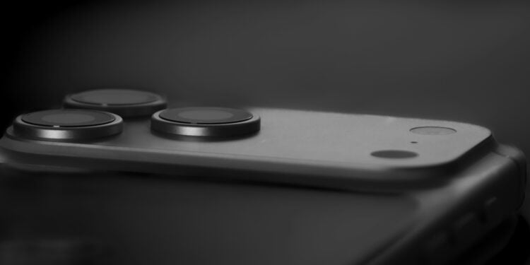 Apple stock iPhone 17 price target