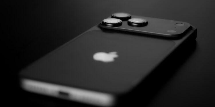 Apple stock iPhone 17 price target