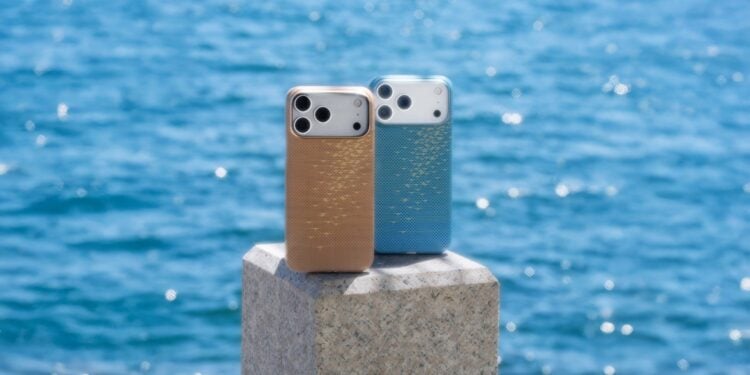 Pitaka iPhone 17 cases