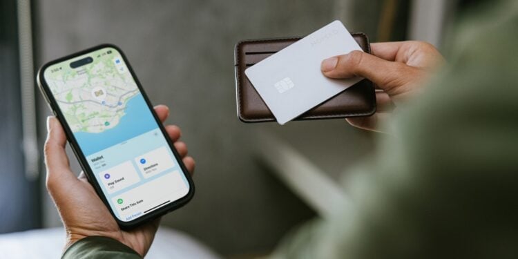 Nomad Tracking Card Pro