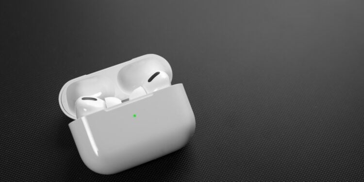 AirPods Apple
