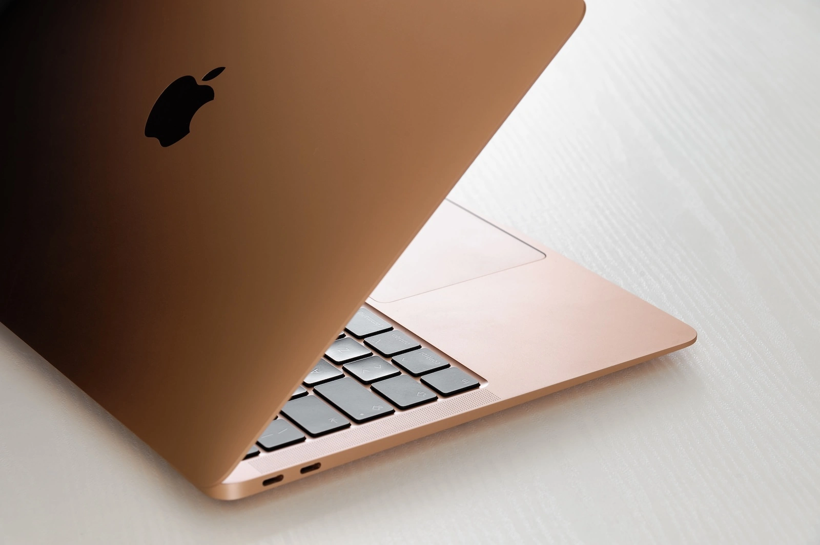 Apple MacBook