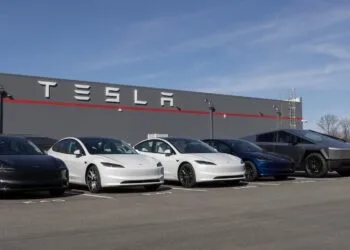 Tesla Apple CarPlay
