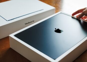 OLED MacBook Air Apple