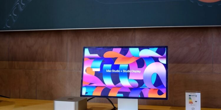macOS Apple Studio Display