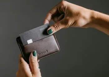 Nomad Tracking Card Pro