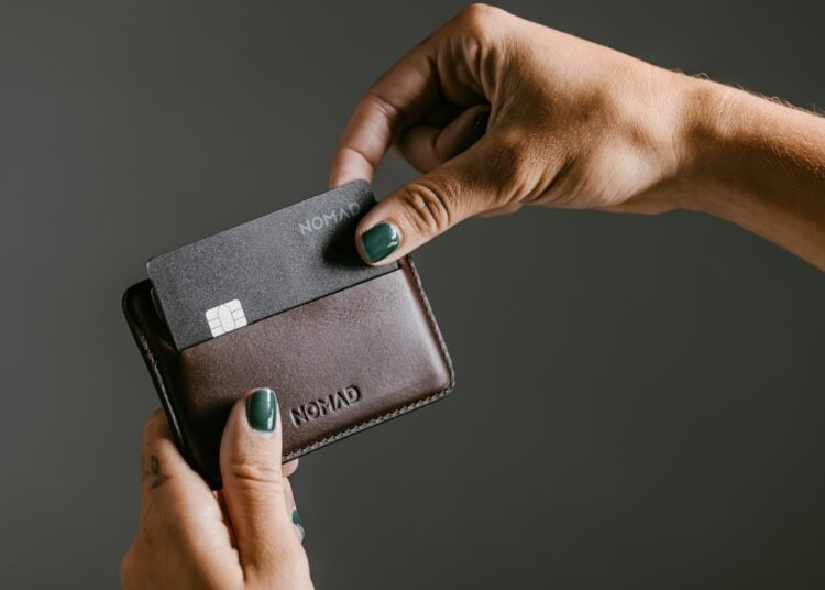 Nomad Tracking Card Pro