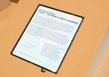 iPhone Fold Samsung Display
