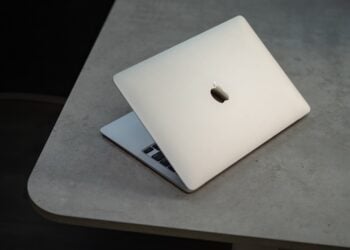 MacBook Apple