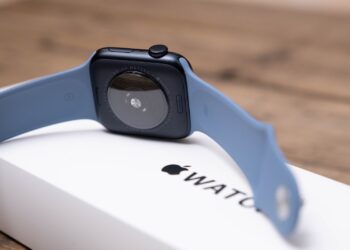 Apple antitrust dispute Apple Watch AliveCor