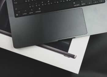 M5 Max MacBook Pro Apple