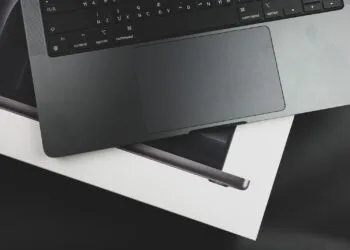 M5 Max MacBook Pro Apple