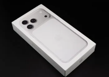 Apple iPhone 18