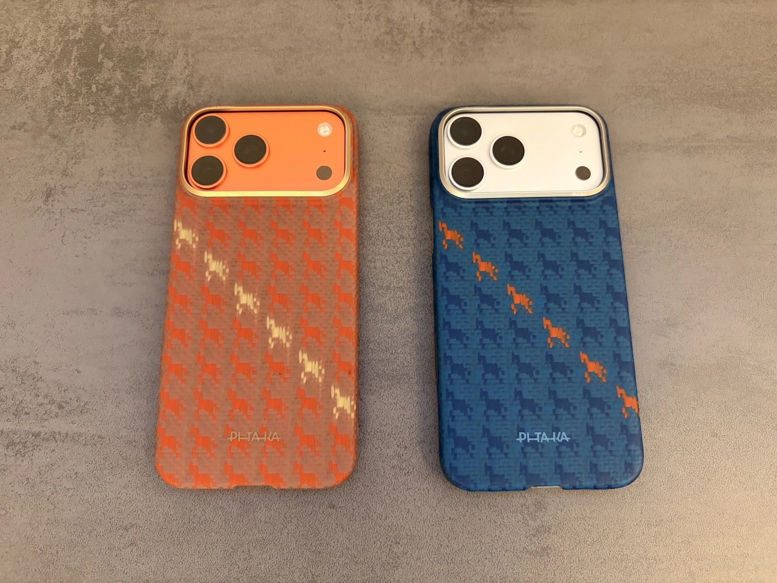 Pitaka iPhone 17 Pro Max Happiness Rides In | Year of the Horse Handyhülle Amber und Indigo