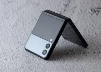 iPhone Flip Apple