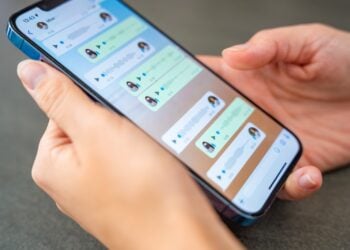 WhatsApp Liquid Glass