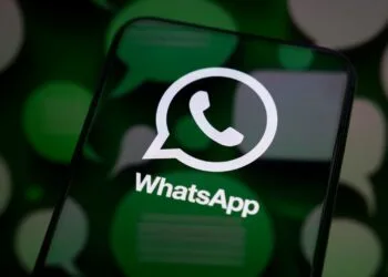 WhatsApp CarPlay