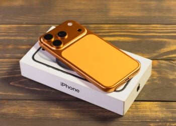 Cosmic Orange Apple iPhone 17 Pro