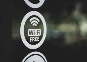 Öffentliches WLAN sicher nutzen: So schützt du dein iPhone