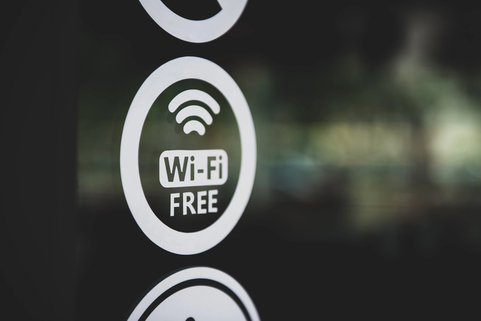 Öffentliches WLAN sicher nutzen: So schützt du dein iPhone