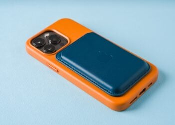 Apple iPhone MagSafe