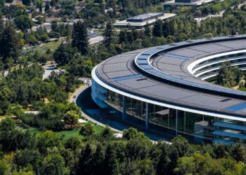 Apple Hardware Srouji