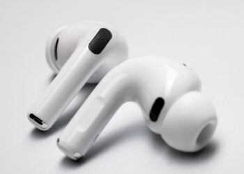 iOS 27 AirPods