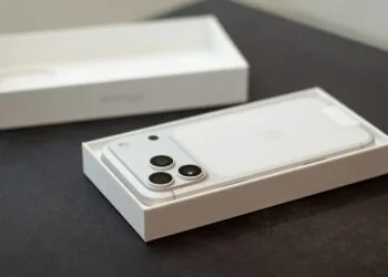 iPhone 17 Apple