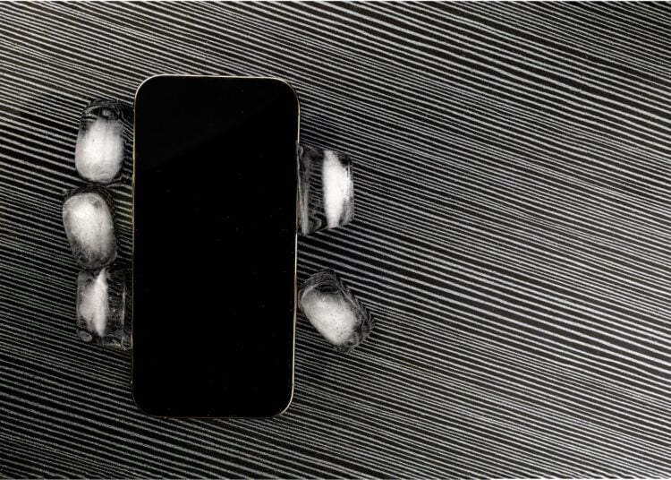 iPhone Ultra Dampfkammer