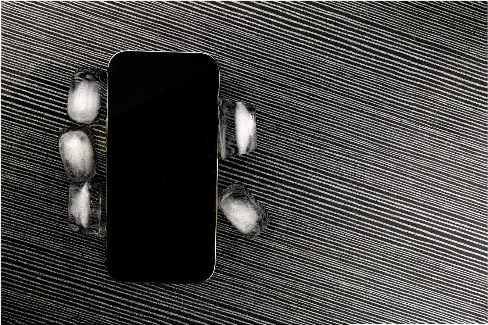 iPhone Ultra Dampfkammer