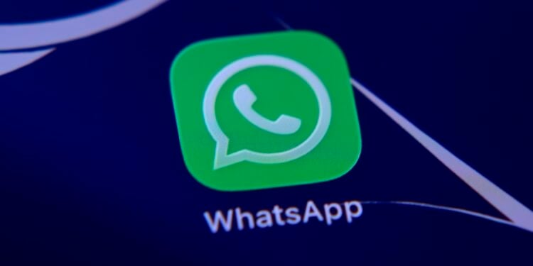 WhatsApp Liquid Glass