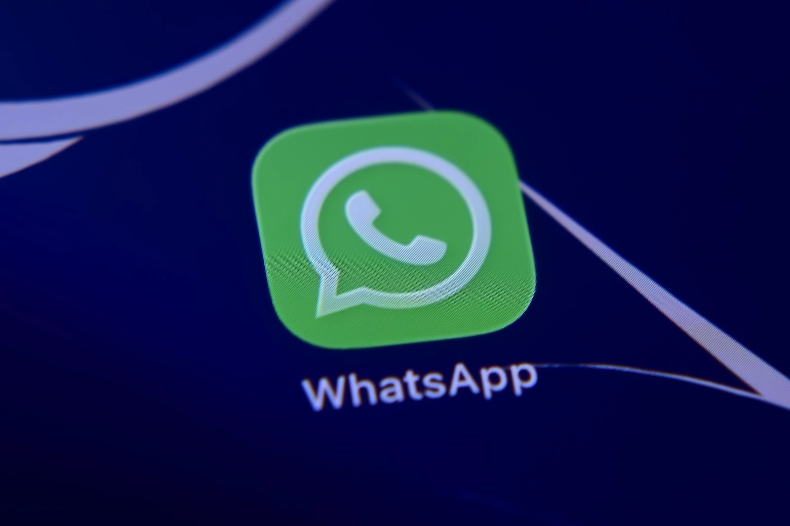 WhatsApp Liquid Glass