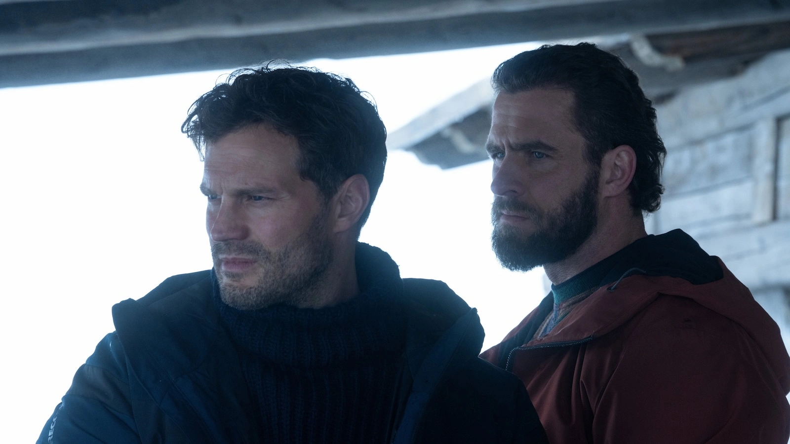 Jamie Dornan und Jack Kesy in einer Szene der Serie 12 12 12 bei Apple TV