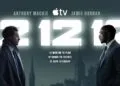 Schlüsselmotiv zur Serie 12 12 12 bei Apple TV mit den beiden Hauptdarstellern vor einer Stadtsilhouette