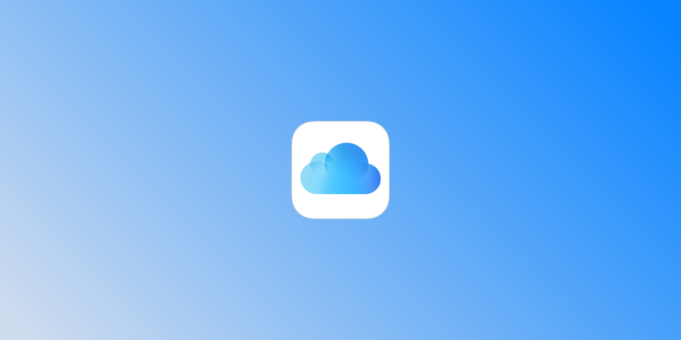 iCloud icon on a blue gradient as a symbolic image for the iCloud backdoor in Great Britain
