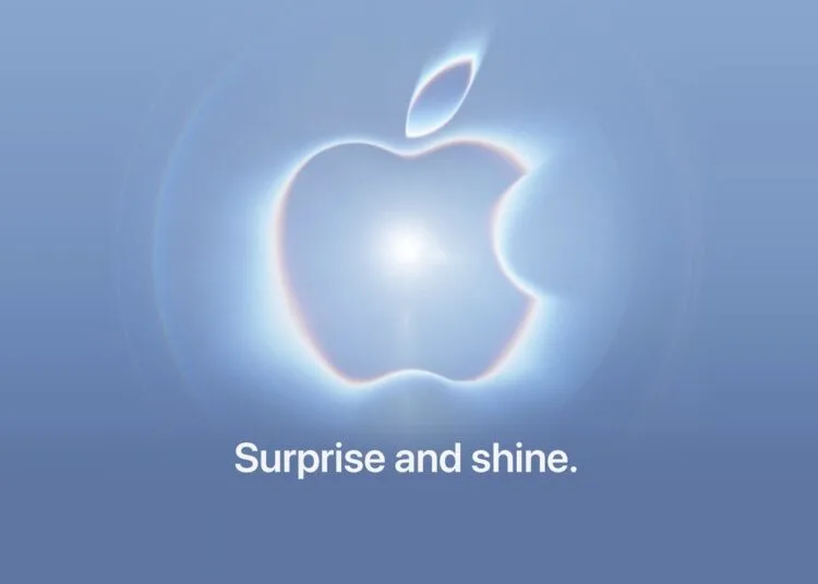 Apples Einladung zum September-Event mit leuchtendem Logo und dem Motto Surprise and shine