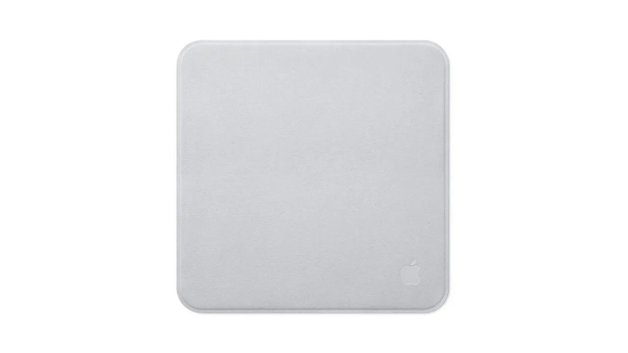 Apple Poliertuch in Weiß, quadratisch mit abgerundeten Ecken und eingeprägtem Apple Logo