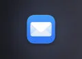 Mail-App-Icon auf dunklem Verlauf zum Thema E-Mail-Adresse verbergen