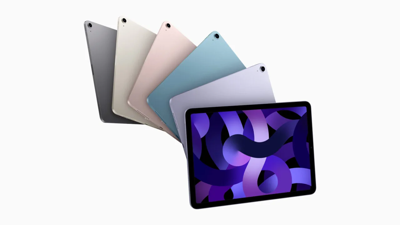 Sechs iPad Air in verschiedenen Farben aufgefächert, eines mit eingeschaltetem Bildschirm – beim iPad Air OLED soll BOE als zweiter Panel-Lieferant einsteigen