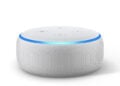 Amazon Echo Dot der dritten Generation in Weiß, dessen runde Bauform dem berichteten OpenAI-Lautsprecher ähneln soll