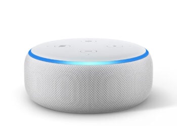 Amazon Echo Dot der dritten Generation in Weiß, dessen runde Bauform dem berichteten OpenAI-Lautsprecher ähneln soll