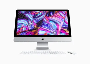 iMac Vintage-Modell in der Frontansicht mit Tastatur und Maus