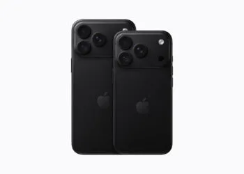 iPhone 18 Pro Max und iPhone 18 Pro in Schwarz von hinten nebeneinander