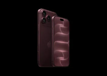 iPhone 18 Pro schnell laden: zwei iPhone 18 Pro Modelle von vorne und hinten vor schwarzem Hintergrund
