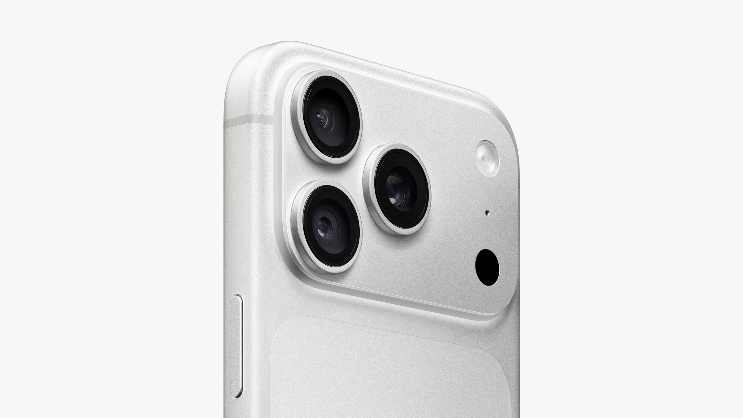 iPhone 18 Pro vs iPhone 17 Pro: Kameramodul des iPhone 18 Pro in Silber aus der Nähe, drei Objektive und Blitz auf dem erhöhten Plateau