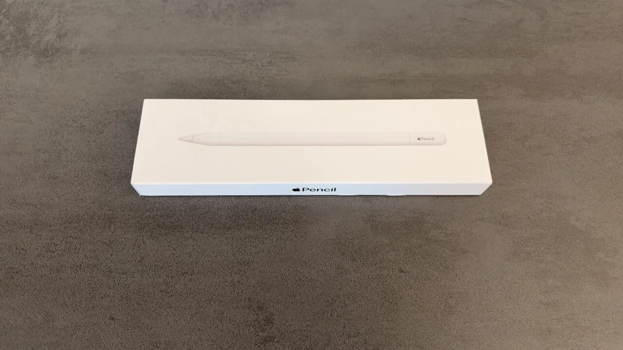 iPhone Duo Apple Pencil: verschlossene Apple Pencil Verpackung auf grauem Untergrund