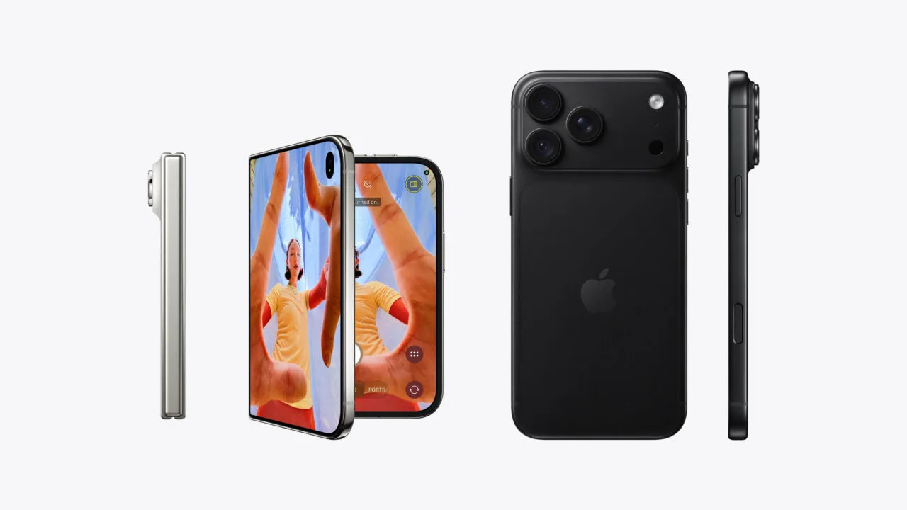 iPhone Duo oder iPhone 18 Pro: das iPhone Duo in Sternenweiß zusammengeklappt und aufgeklappt neben dem iPhone 18 Pro Max in Schwarz, maßstabsgetreu nebeneinander