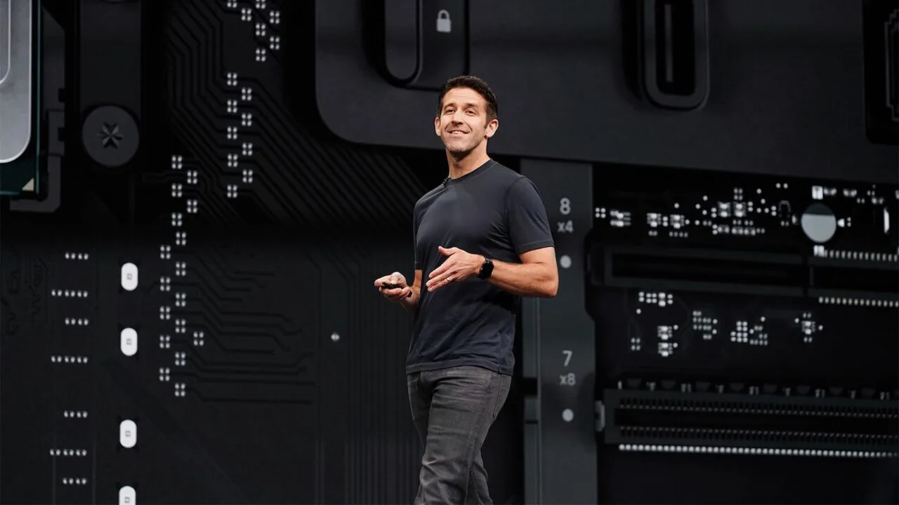 John Ternus, dessen Vergütung als Apple-CEO Apple in einer Pflichtmitteilung offengelegt hat